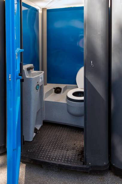 Best Portable restroom trailer rental  in Riverview, MI